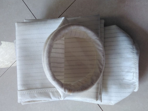 覆膜(mó)滌綸針刺(cì)氈除塵布(bu)袋